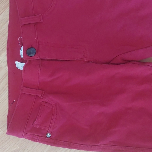 Red pants - Picture 2 of 6